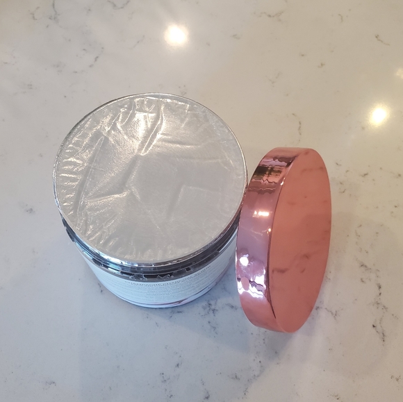 NEW Manna Kadar Champagne Charcoal Body Scrup - Picture 2 of 3